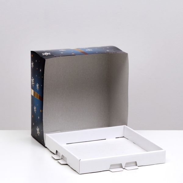 Коробка для торта Золотой бант, 24 х 24 х 12 см.