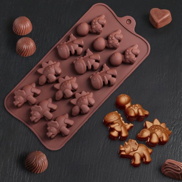 Форма для льда и шоколада Доляна «Дино», 21*11 см, 12 ячеек (4?2,5?2 см), цвет шоколадный