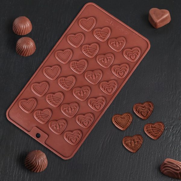 Форма для льда и шоколада Доляна «Сердечки», 21*11 см, 24 ячейки, цвет шоколадный