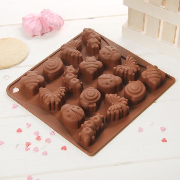 Форма для льда и шоколада Доляна «Насекомые», 18*17 см, 16 ячеек, цвет шоколадный