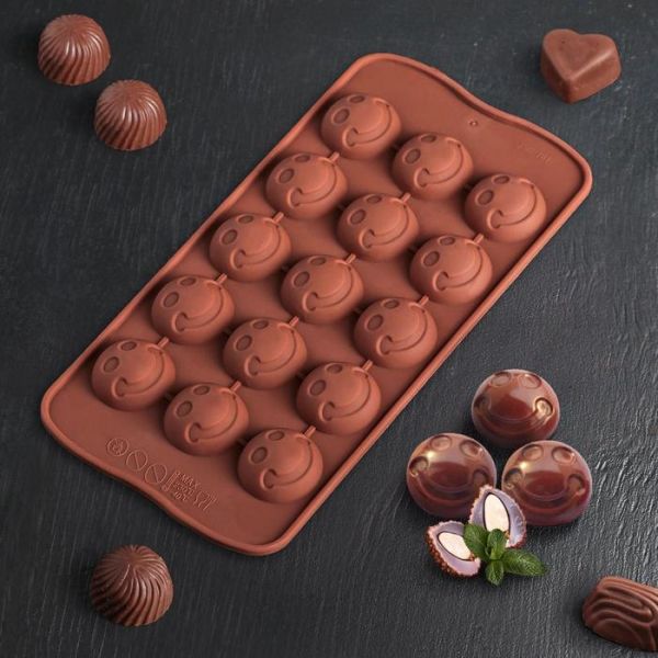 Форма для льда и шоколада Доляна «Шарик смайл», 20*10 см, 15 ячеек, цвет шоколадный